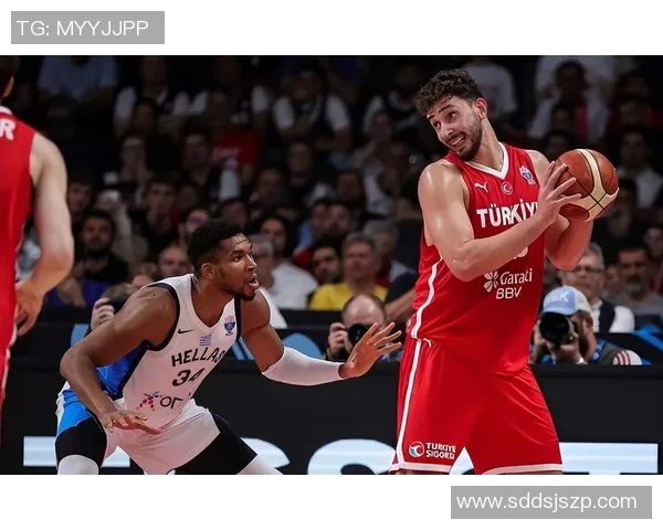 喜欢足球的篮球明星们如何在球场上展现跨界魅力和运动天赋